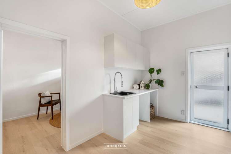 1/137 Abbotts Way Remuera_13