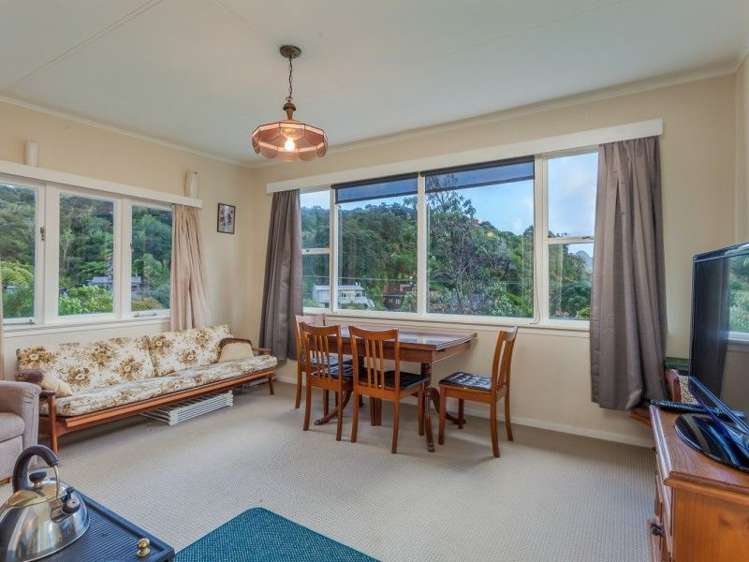 16 Foster Avenue Huia_14