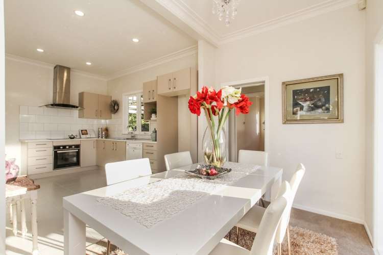 11 Craigbank Avenue New Lynn_5