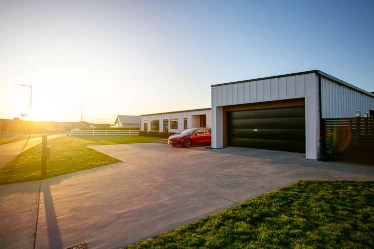 16 Alan Livingston Drive Cambridge_25