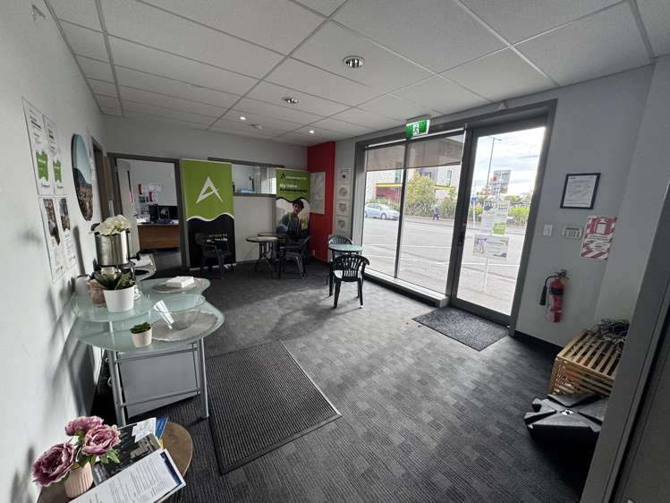Office/405-407 King Street North Hastings_4