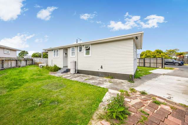 1/1 Cooper Place Papakura_2