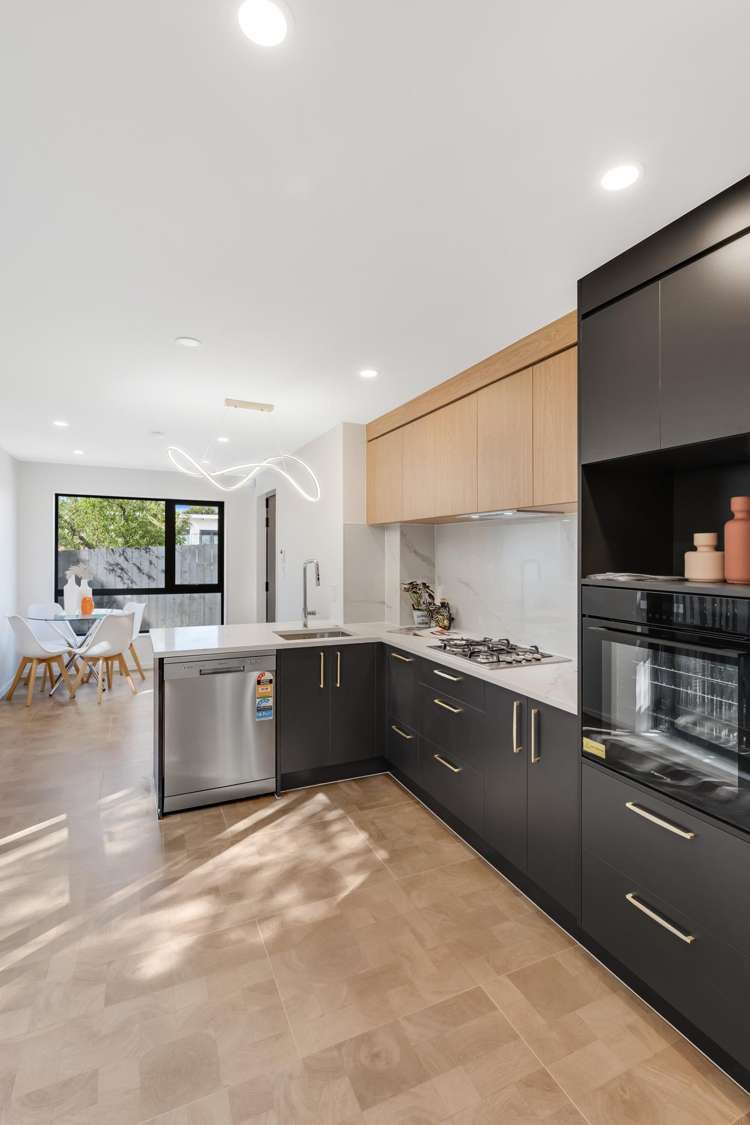 37D Gosford Drive Botany Downs_15