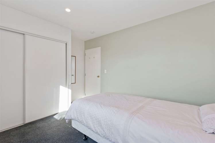 6 Woodham Courts Linwood_8