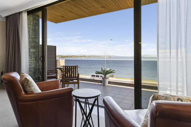 7/88 Lake Terrace Taupo_2