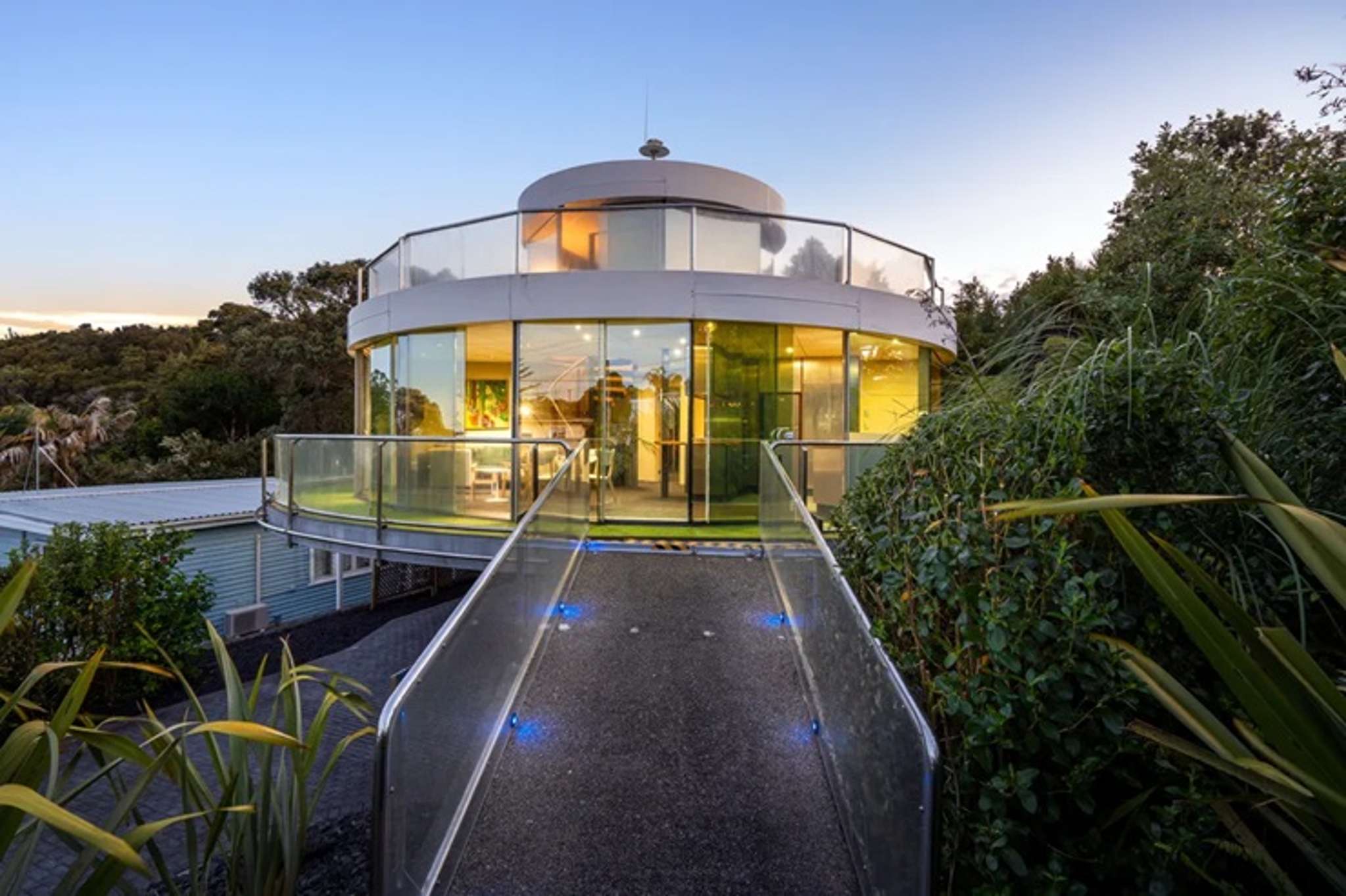 Real money-spinner: Rotating beach house for sale - but how does it work?