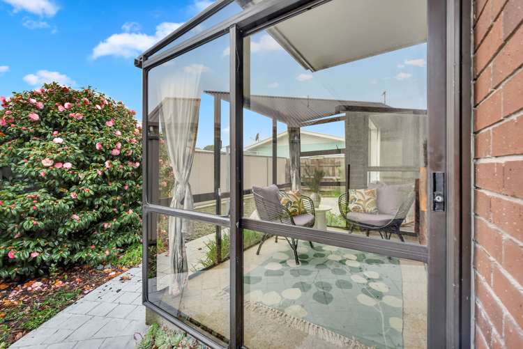 6 Helena Way The Wood_17