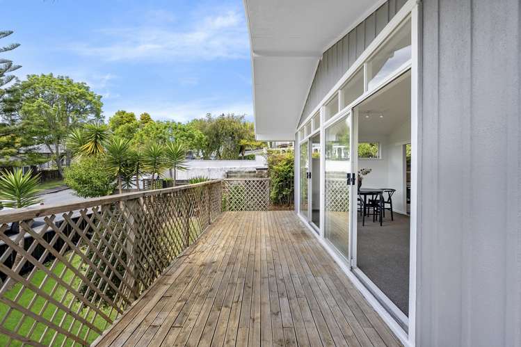 77 Vandeleur Avenue Birkdale_5