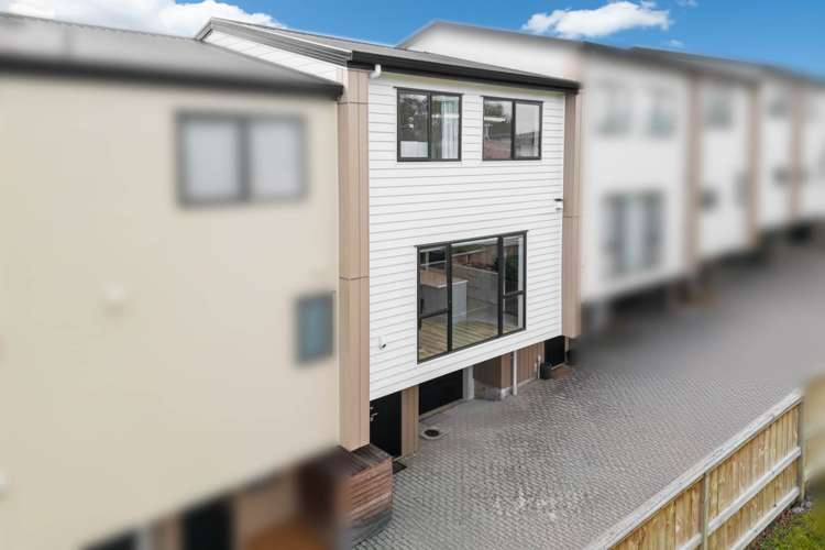 2/66 Bruce Road Glenfield_15