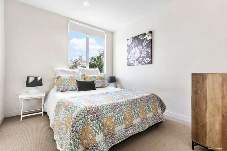 652 Beach Road Browns Bay_13