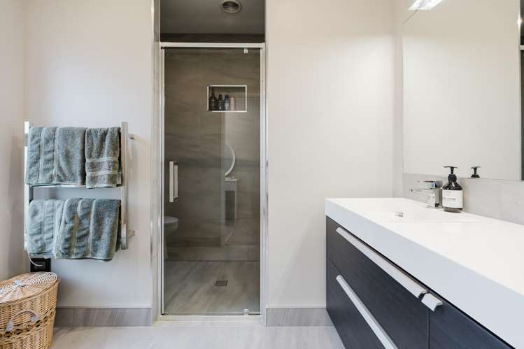 26 Evergreen Rise Grandview Heights_20