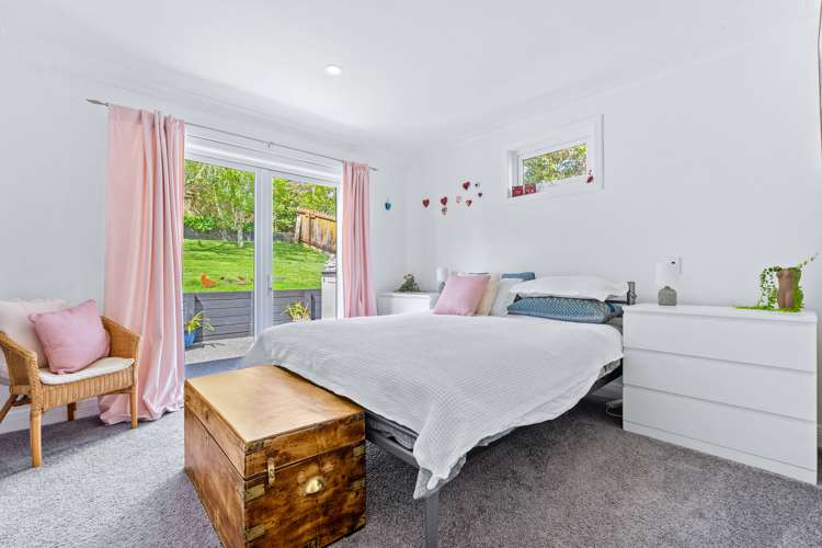 532 Beach Road Murrays Bay_10