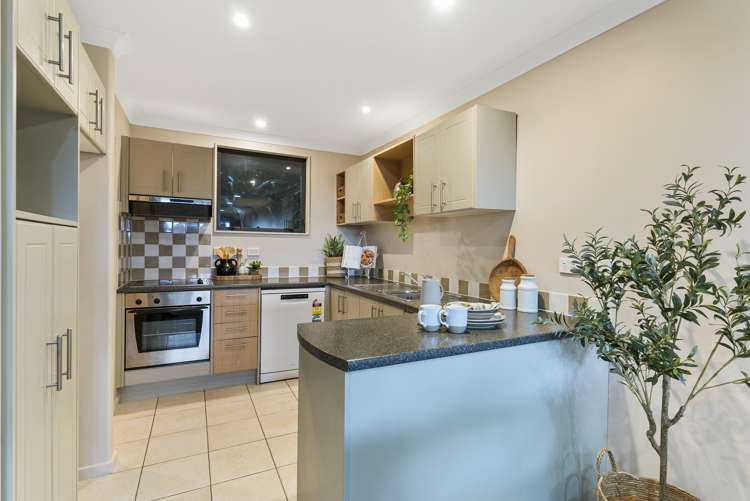 13/5 Monte Cassino Place Birkdale_4