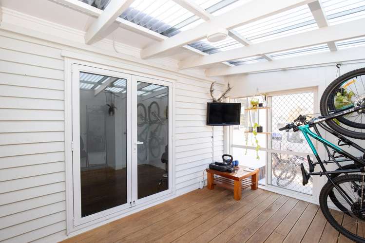8 Fernleigh Street Kerepehi_18