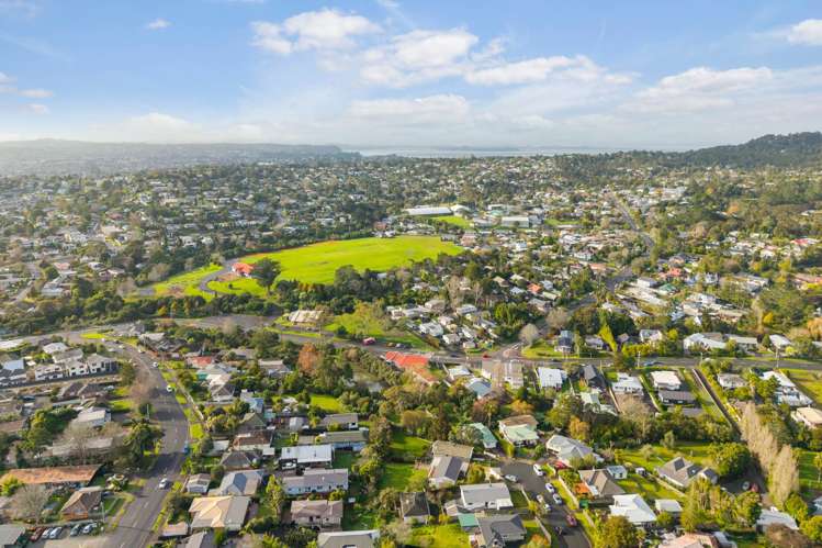 8A Surat Place Glen Eden_18