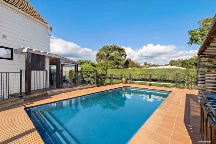 77 Saint Annes Crescent Wattle Downs_24