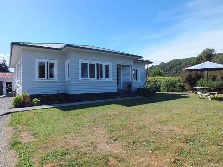 6 Ranft Street Reefton_14