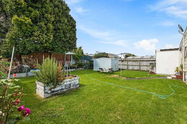 2/13 Paton Avenue Te Atatu South_1