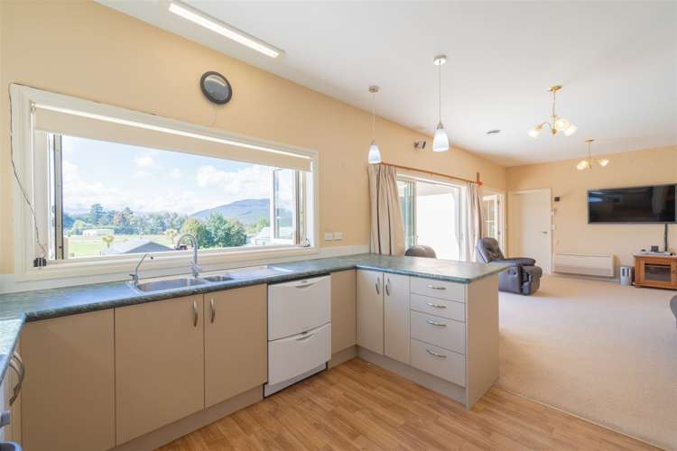 25 Muriwai Drive Manapouri_4