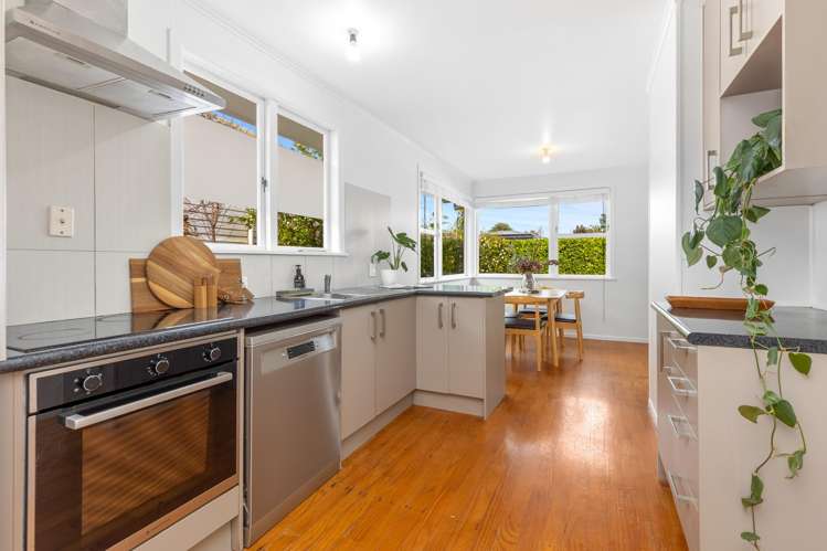 5 Maybelle Place Kelston_11