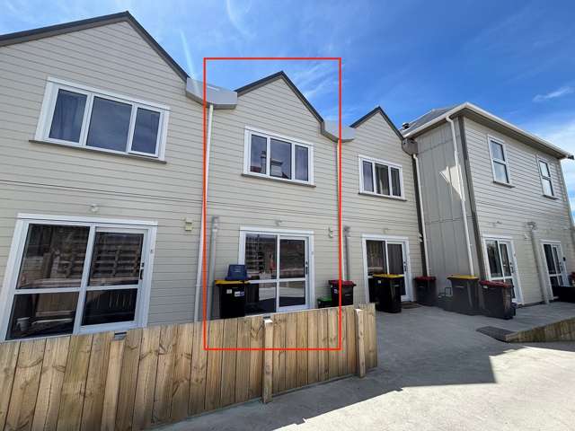 Nearly new Two bedroom apartment