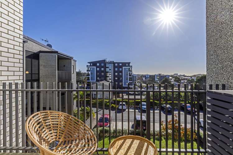207/165 Lake Road Northcote_6