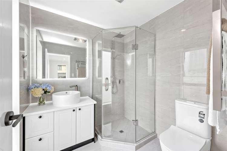 18 Dungloe Avenue Flat Bush_24