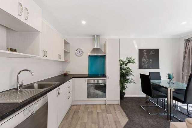 4/15 Jones Crescent Melville_1