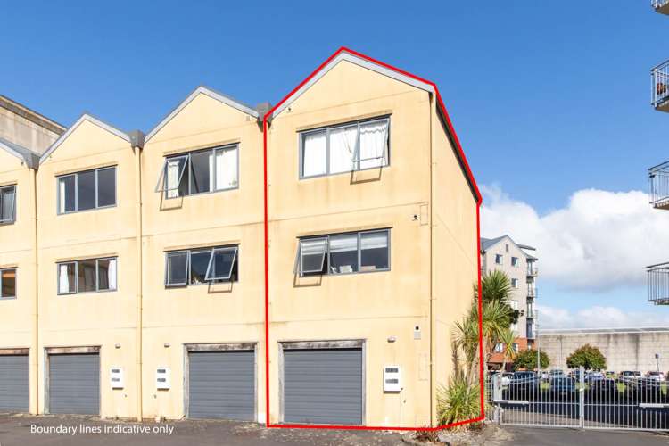 1/12 Crown Lynn Place_0