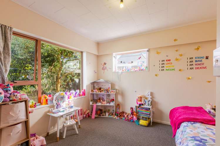 37 Robinson Crescent Tamatea_9