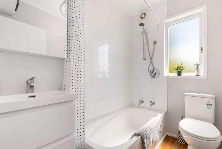 64 Gloucester Road Manurewa_12