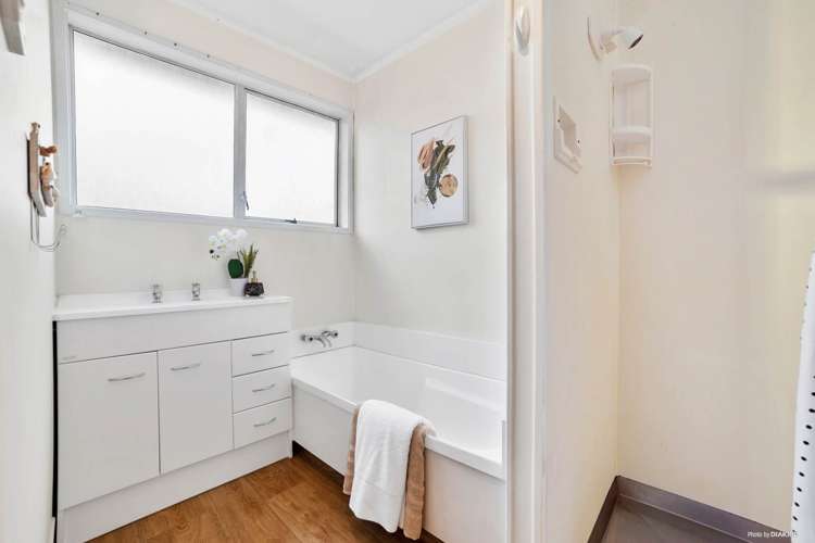 77 Glenvar Road Torbay_13