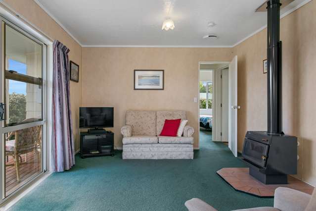 16 Rowena Crescent Motuoapa_2