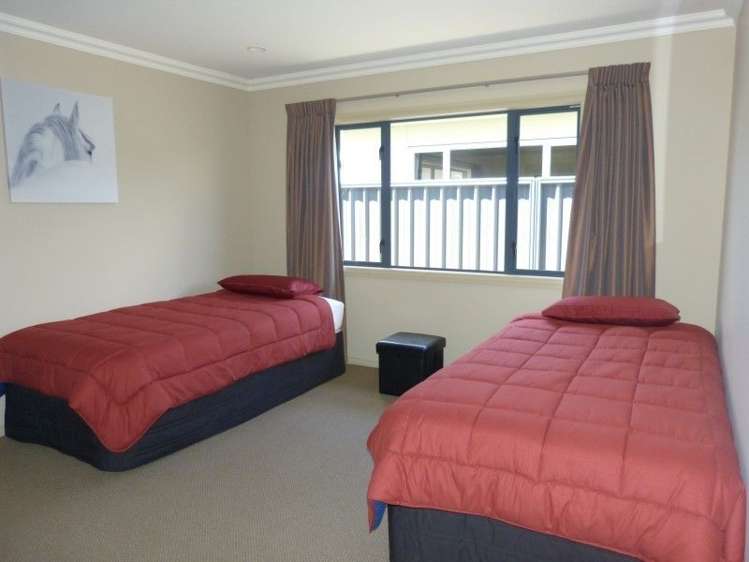 7 Pacific Avenue Poraiti_10