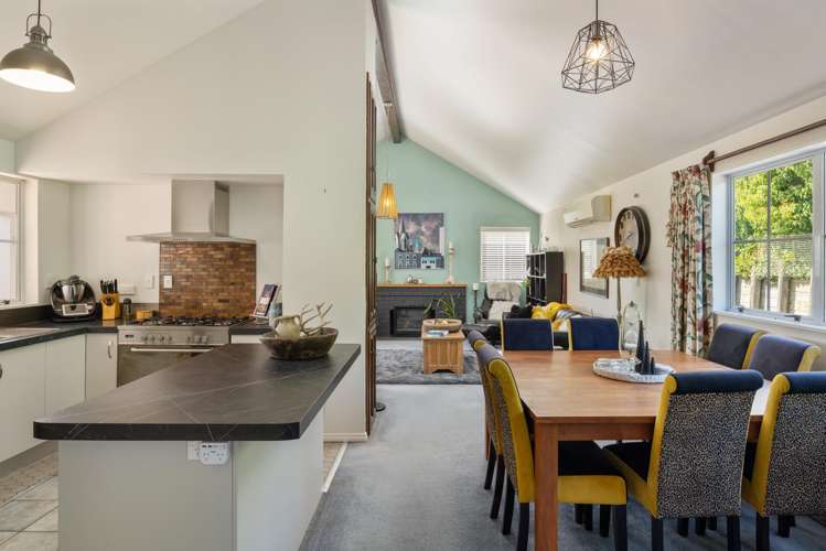 8 and 8a Angle Street Picton_10