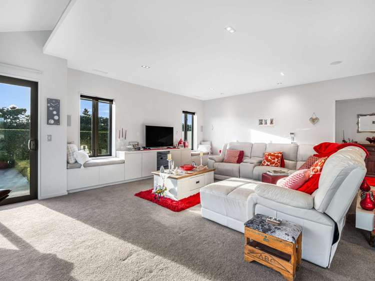 87 Racecourse Road_3
