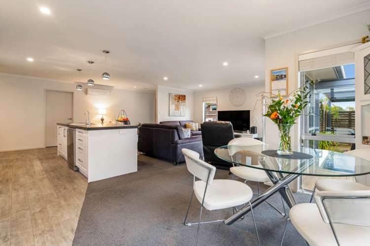 5 Laurie Street Red Beach_13