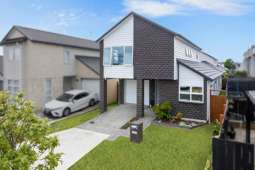 Stand-Alone with Bed & Bath Downstairs as Well