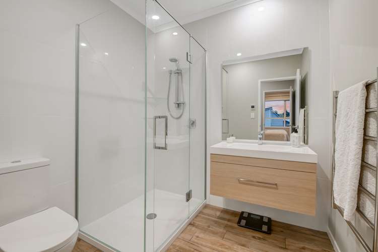 15 Sanremo Lane Stanmore Bay_8