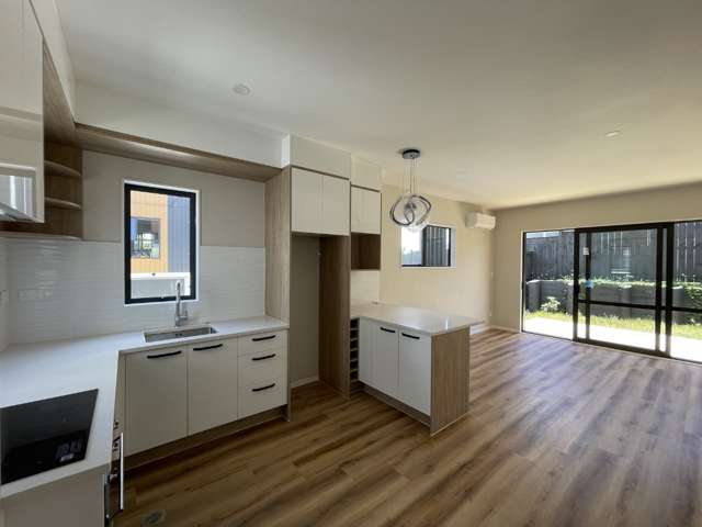 12/10 Newington Road Henderson_1