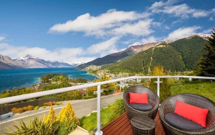 2/10 Manchester Place_0