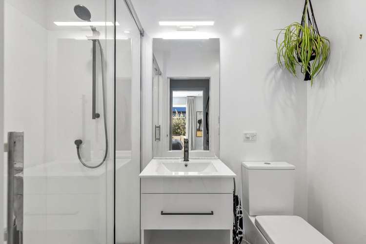 4 Warbler Lane Albert Town_5
