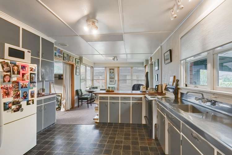 69 Eastons Road_1