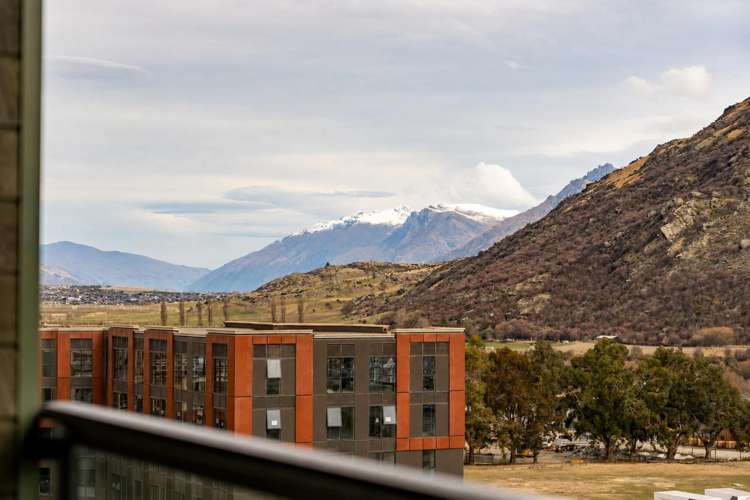 408/30 Red Oaks Drive Frankton_15