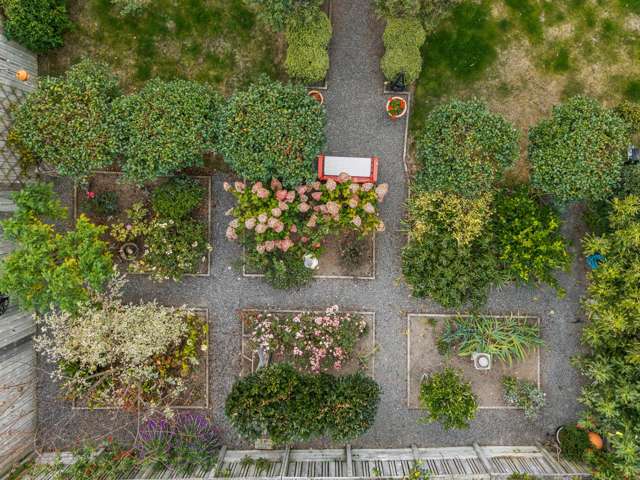 27 Waipunahau Road Waikanae_1