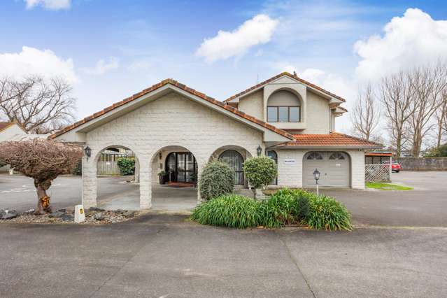 J/665 Pioneer Highway Highbury_1