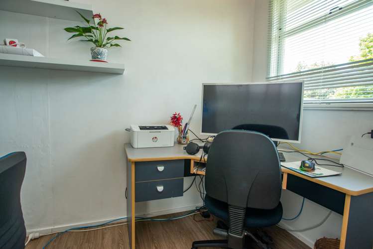 20 Deakin Place Clive_9