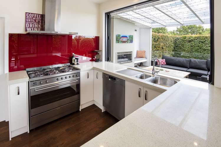 64 Uxbridge Road Mellons Bay_2