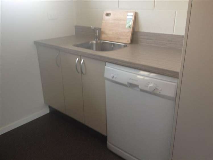 2/157 Eye Street Appleby_7