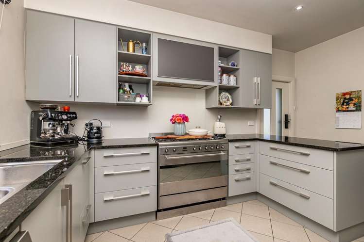 198 Le Cren Street Seaview_13